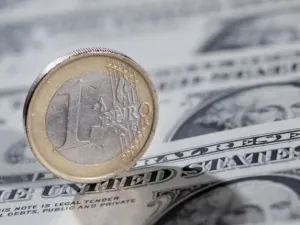 تصدرت دولة الإمارات المنطقة من حيث حجم الصفقات المحلية؛ إذ هيمنت على 25 في المائة من الصفقات المحلية في النصف الأول من عام 2013، تلتها السعودية، التي مثلت 19في المائة من حجم الصفقات المحلية في منطقة الشرق الأوسط 