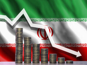 إيران تعاني صدمة اقتصادية وترمب يحذر التعامل معها 