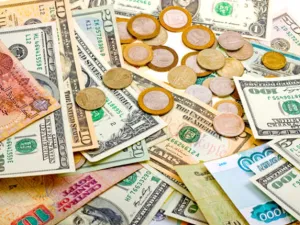 مصر تستهدف خفض الدين العام إلى 80% 