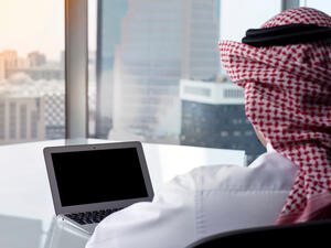 المرحلة الأولى من قرار التوطين المقرر بدء تنفيذها اليوم، تستهدف توطين 30 ألف وظيفة، لشغها بشباب سعوديين من الجنسين بدلا من الأجانب