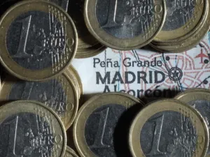 فرنسا تقدم دعما ماليا بقيمة 23.750 مليون يورو للسلطة الفلسطينية