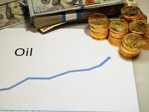 ارتفع الذهب اليوم الأربعاء في العقود الفورية 0.3% إلى 1074.98 دولار للأونصة، وذلك بعد أن هبط 0.6% أمس الثلاثاء بعد صعوده على مدار يومين