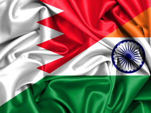 تتمتع الهند والبحرين بعلاقات اقتصادية وثيقة، حيث بلغ حجم التجارة بين البلدين في 2014 نحو 720 مليون دولار، وهناك أكثر من 350 ألفا من أبناء الجالية الهندية من المقيمين في مملكة البحرين حالياً