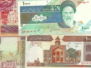 عملة إيران تسمى التومان حتى عقد الثلاثينات من القرن الماضي ولا يزال معظم الإيرانيين يشيرون إليها بذلك الاسم