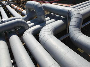 اتفاق إيراني عُماني لتغيير مسار خط أنابيب غاز تفاديا لمروره بالإمارات