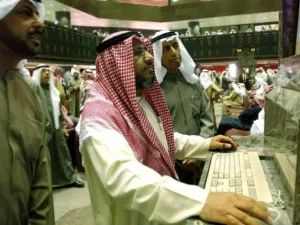 أعلنت 142 شركة نتائجها عن النصف الأول المنتهي في 30 يونيو الماضي، حتى نهاية تداولات أمس، من أصل 209 شركات مدرجة في سوق الكويت للأوراق المالية