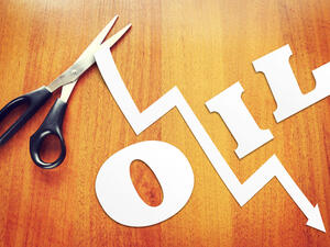 دعت قطر جميع أعضاء منظمة البلدان المصدرة للبترول (أوبك) وكبار المنتجين خارجها لحضور محادثات 17 أبريل نيسان لتعزيز ذلك الاتفاق