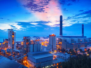 ستقدم روسيا قرضا تصديريا حكوميا لصالح مصر بقيمة 25 مليار دولار، من أجل تمويل الأعمال والخدمات الخاصة بمعدات الإنشاء والتشغيل لوحدات الطاقة رقمي 1و4 والخاصة بمحطة الطاقة النووية المصرية في منطقة الضبعة شمال مصر