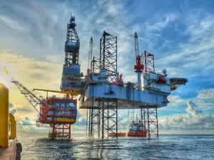 الاتفاقيات تتيح نحو 41 مليون دولار منح توقيع، فضلا عن حفر 17 بئراً استكشافياً جديداً للبحث عن البترول والغاز