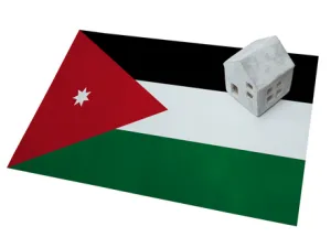 عزا عاملون في قطاع العقارات هذا التراجع إلى تأثير التوترات الإقليمية بالإضافة إلى بعض الإجراءات البيروقراطية في الدوائر الحكومية