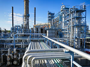 السعودية تستحوذ على أكبر مصفاة أمريكية