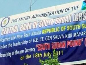 أشار البنك المركزي لجنوب السودان إلى أن سعر صرف للجنيه قدره 4.5 مقابل الدولار إنخفاضا من 2.92 جنيه قبل الخفض