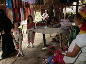 السائح السعودي ينفق أكثر من 60% مما ينفقه السائح الغربي، بسبب قلة الوعي السياحي وبذخ الإنفاق، وضعف معلومات السائح السعودي عن البلد الذي يرتاده