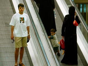  يُتوقع أن توفر مهرجانات الصيف لهذا العام - البالغة 42 مهرجانا - 4500 فرصة عمل، وأن تستقطب أكثر من عشرة ملايين زائر، وتحقق عوائد اقتصادية تتجاوز عشرة مليارات ريال