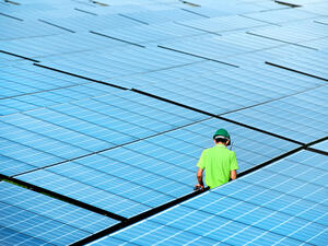 تونس تستعد لاستقبال أضخم مشروع لإنشاء أكبر محطة طاقة شمسية عالمياً بدعم بريطاني 