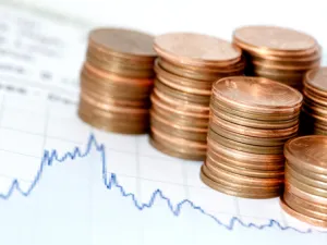 ادى بيع اسهم قطاعات العقار والبنوك والاتصالات أسواق المال المحلية أمس لخسارة 6,92 مليار درهم من قيمتها السوقية