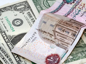 وصلت مكاسب الجنيه المصري أمام الدولار إلى نحو 13% منذ أواخر يناير/كانون الثاني وحتى اليوم ليصل إلى 16.50 جنيه للدولار في بعض البنوك