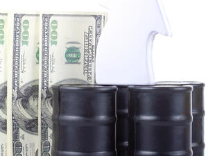 تأثرت الأسعار بزيادة المعروض العالمي وتباطؤ النمو الاقتصادي على الأسواق، لكن احتمال هبوط الإنتاج وفّر بعض الدعم