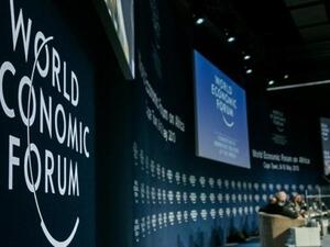 ينتظر أن يشارك في منتدى دافوس أكثر من أربعين رئيس دولة وحكومة بينهم رئيس الوزراء الأسترالي توني أبوت الذي يتولى رئاسة مجموعة العشرين، والرئيسة البرازيلية ديلما روسيف، ورئيس الوزراء الياباني شينزو آبي، ونظيره البريطاني ديفيد كاميرون