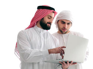 عدداً كبيراً من الباحثين عن عمل (نحو 16%) يفتقرون إلى مهارات الاتصال والخبرات في التخطيط الاستراتيجي، في حين أن 9% لا يملكون قدرات إدارة المشاريع