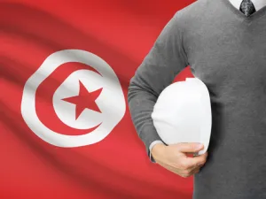 تونس تعتزم تسريح آلاف العاملين في القطاع العام