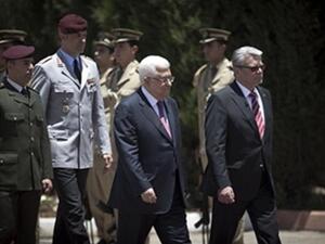طالبت منظمة التحرير الفلسطينية الدول العربية الايفاء باالتزاماتها المالية حيالها لتسديد رواتب العاملين في القطاع العام