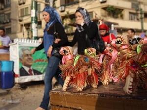 بدأت تسري شائعات غير مطمئنة يُخشى أن تتحول فجأة الى قرارات ترحيل للبنانيين من الخليج تمهيداً لجولة ضغوط جديدة