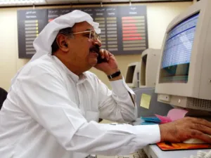 جاء المستثمرون البحرينيون الأفراد في المركز الأول من حيث صافي شراء الاسهم، إذ قاموا بشراء أسهم في البورصة بقيمة تصل إلى أكثر من 59.86 مليون دينار (38.06 في المئة من إجمالي المشتريات).