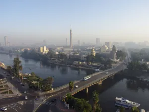 الحكومة المصرية تعول أكثر على الاستثمار الأجنبي المباشر من المحلي، بهدف استقطاب رؤوس أموال دولارية