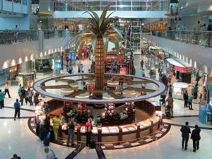 استمرت الإمارات في قيادة المنطقة العربية في مجال السياحة والسفر 