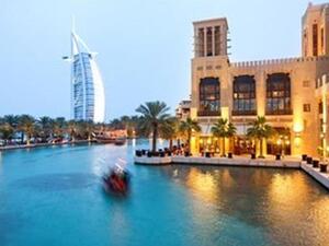 تسهم المهرجانات والفعاليات المختلفة في جذب السياح من كل بقاع الأرض، بالإضافة إلى النمو الاقتصادي الذي تشهده الإمارة والذي يسهم في جذب المستثمرين الدوليين