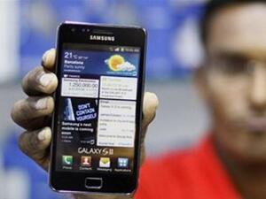 Android and iPhone smartphones accounted for slightly more than 90 percent of US smartphone sales in the fourth quarter of 2011