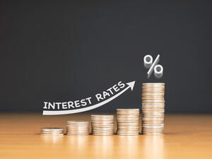 السعودية والبحرين والإمارات يرفعون معدلات الفائدة