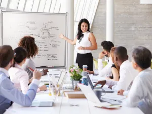 قد يتمكن أي شخص من تأسيس شركة جديدة، الا أن نجاحها يعتمد على أمور أخرى تتعدى ابتكار فكرة جديدة