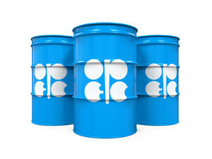 تستخدم أوبك مجموعتين من الأرقام لمراقبة إنتاجها وهي الأرقام التي تقدمها كل دولة وتلك التي تقدمها المصادر الثانوية التي تتضمن وسائل إعلام متخصصة في متابعة القطاع