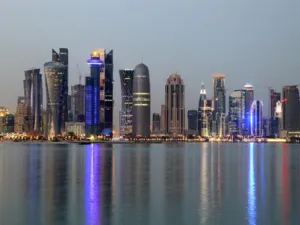 رفعت الدوحة توقعاتها لنمو الناتج المحلي الإجمالي لعام 2014 إلى 6.3% من توقع سابق يبلغ 4.6%