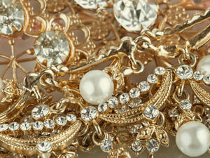 سوق الذهب السعودية فإنه يعتبر أكبر سوق في الشرق الأوسط، وهو المحرك الرئيس لسوق الذهب في دولة الإمارات العربية المتحدة