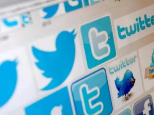 تتوقع “تويتر” تحقيق إجمالي إيرادات بنحو 2.61 مليار دولار هذا العام مقارنةً بتقديراتها السابقة عند 2.95 مليار دولار