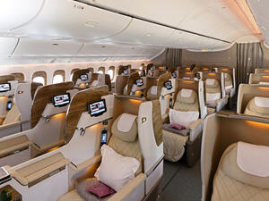 سجّلت الإمارات نسبة 10% من مؤشر الدول المستهدفة من قبل تجار التجزئة، وهي تعادل في مستواها تقريباً سنغافورة، هونغ كونغ، فيتنام، ماليزيا، النرويج والدنمارك