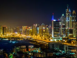 جاءت الإمارات في المرتبة الأولى من ناحية عدد الفنادق بإجمالي 85 فندقاً جديداً في الدولة.