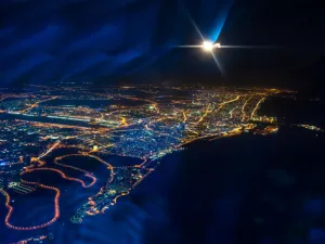 معظم الناس يتفقون على أن الازدهار الاقتصادي ليس مجرد ثروة مادية، ولذا فهم يأخذون بعين الاعتبار مؤشرات تعبر عن سعادة ورضا المواطنين في حياتهم اليومية، وقدرتهم على بناء حياة أفضل مستقبلا