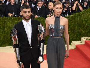 Zayn with his gf Gigi Hadid at the Met Gala 2016. (Screenshot)