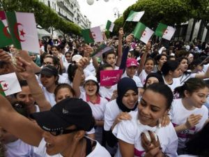  اجتازت نبيلة نجار المقيمة في مدينة قسنطينة الكبيرة في شرق الجزائر، مسافة اكثر من اربعمئة كيلومتر 