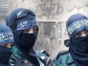 ينصح التقرير السلطات البريطانية بعدم الاستهانة بخطر النساء واعتبارهن مجرد زوجات غادرن للالتحاق بشركائهم في الخارج