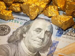 The dollar on Wednesday rose to its strongest level in more than five weeks. (File photo)