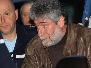  الأسير عبدالله لبناني الجنسية، اعتقل في مدينة ليون الفرنسية في 1984