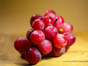 تناول العنب يحفز امتصاص الدهون