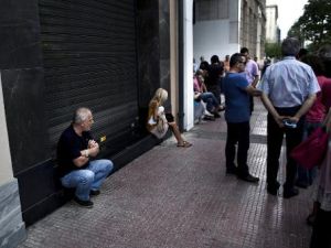 اليونان تغلق مصارفها الاثنين