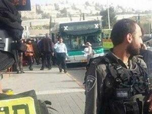 إطلاق نار على حافلة إسرائيلية في القدس ومقتل ضباط على حدود غزة