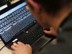 لم تذكر الصحيفة جنسيات أعضاء مجموعة "الهكر" 